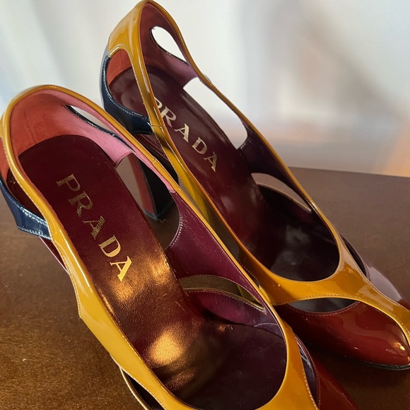 NWT Prada Patent Leather Colorblock Pattern Pumps - Picture 3 of 11